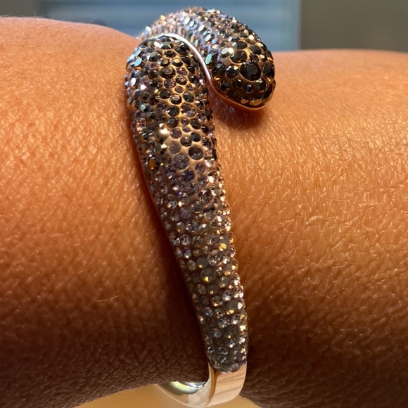 SOLD!!!Swarovski ombre bracelet - Picture 8 of 15